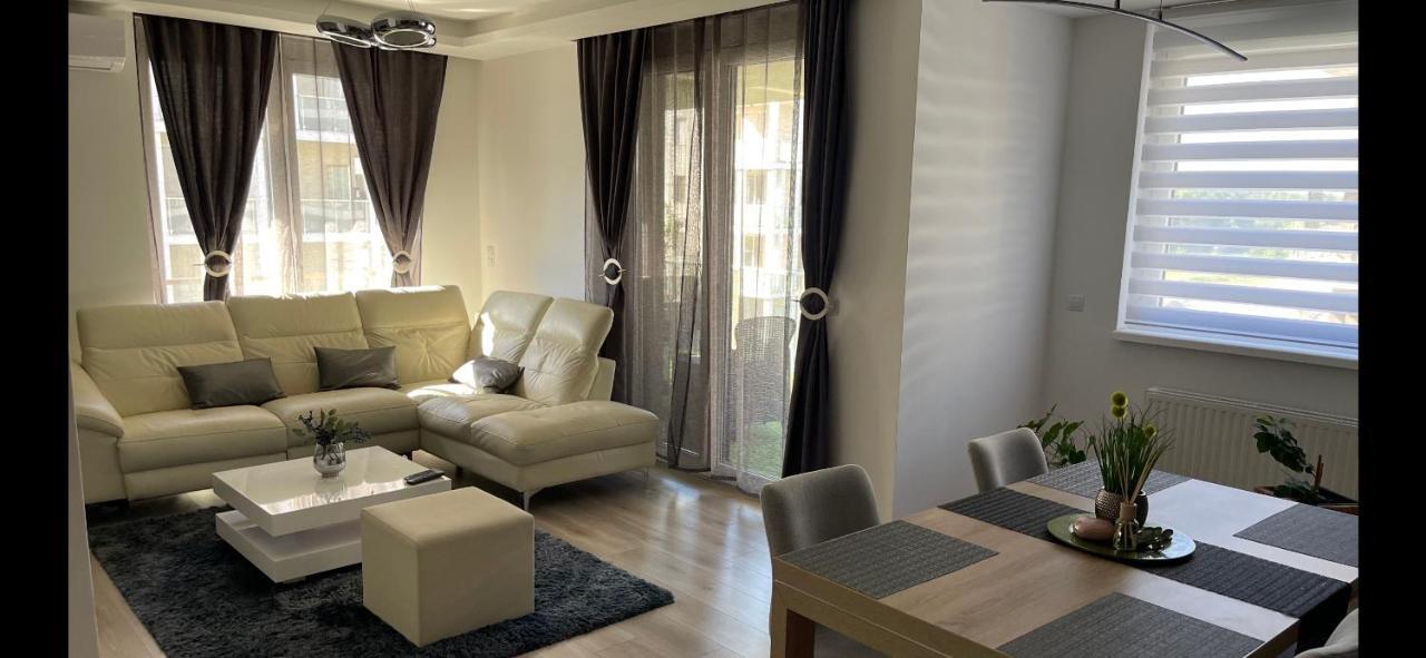 N.Cristian Apartment Boedapest Buitenkant foto