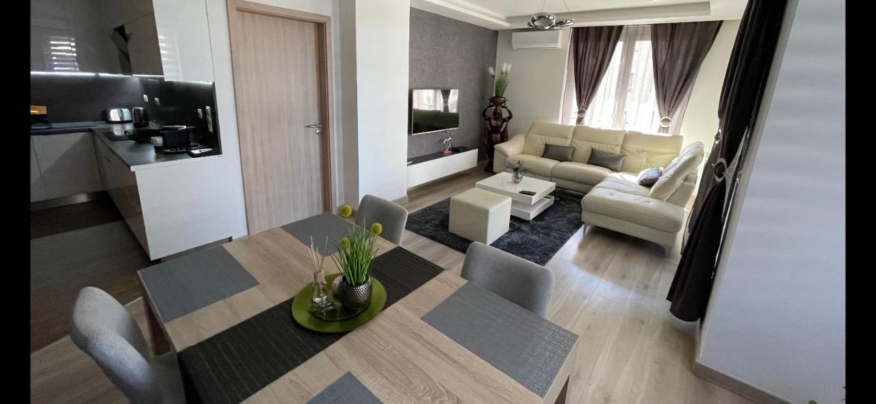 N.Cristian Apartment Boedapest Buitenkant foto